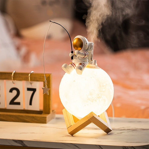 Astronaut Figurines Home Decoration Resin Spaceman Night Light - Yahko Merchandise
