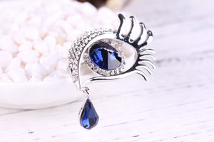 Diamond - encrusted brooch - Yahko Merchandise