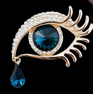 Diamond - encrusted brooch - Yahko Merchandise
