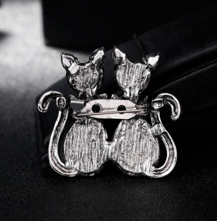 Fashion shell cats Brooches jewelry High Quality glass rhinestone animal pins and brooches for women men suits scarf pins metal - Yahko Merchandise