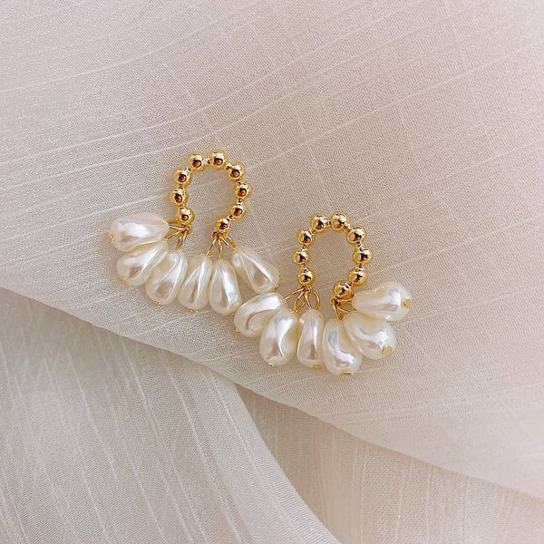 Female Baroque Pearl Earrings - Yahko Merchandise