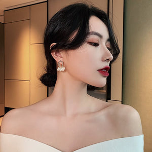 Female Baroque Pearl Earrings - Yahko Merchandise