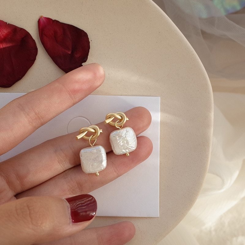 Natural pearl earrings - Yahko Merchandise