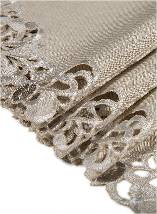 Scrolling Rose Table Runner